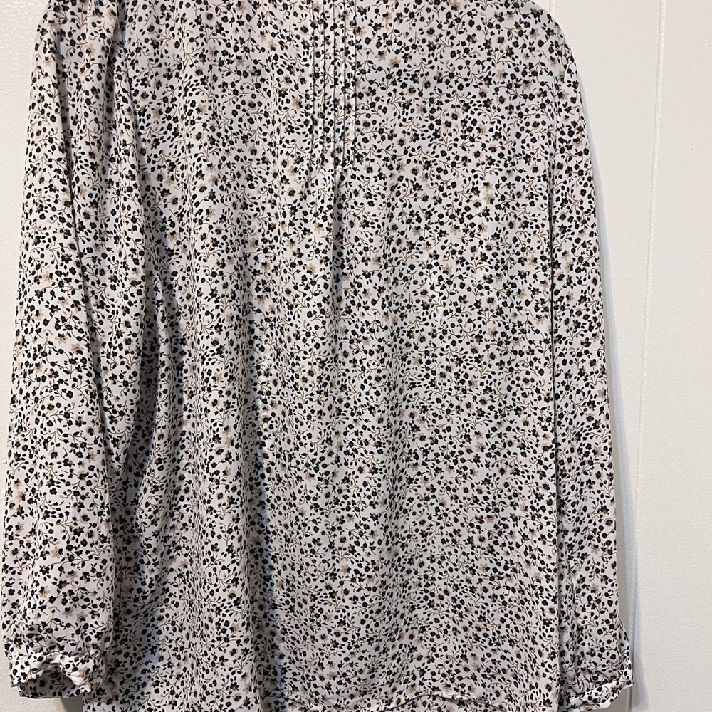 Classy work blouse - Picture 3 of 3